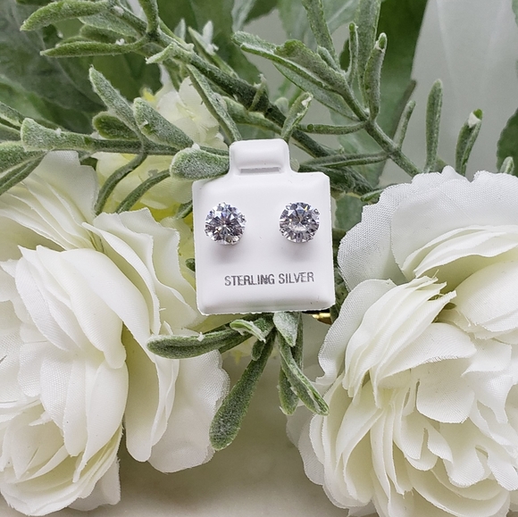 ✅💯 GENUINE STERLING SILVER *925* 4CT CZ STUDS - Picture 5 of 7